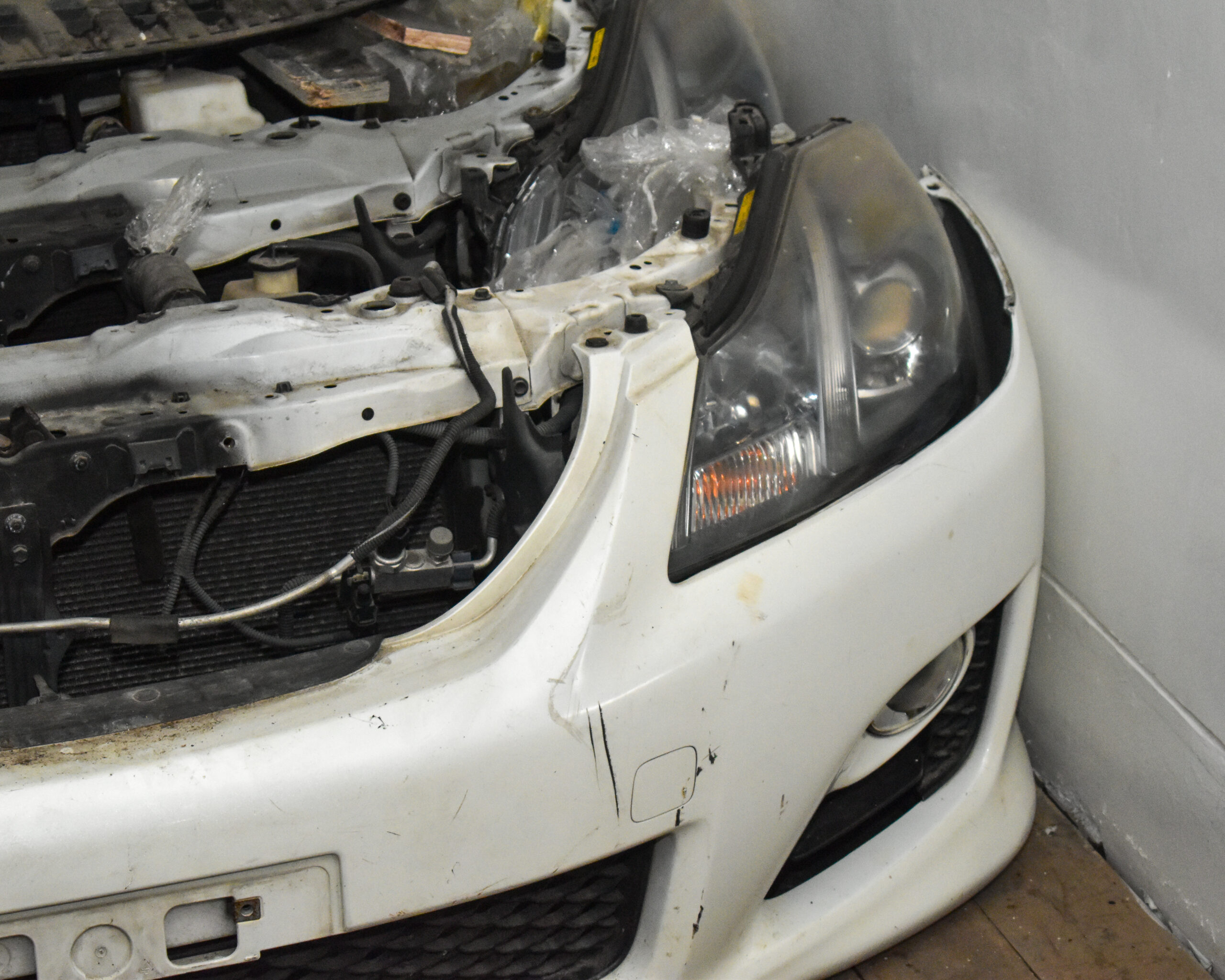 Toyota Crown Athlete Nosecut - Image 3