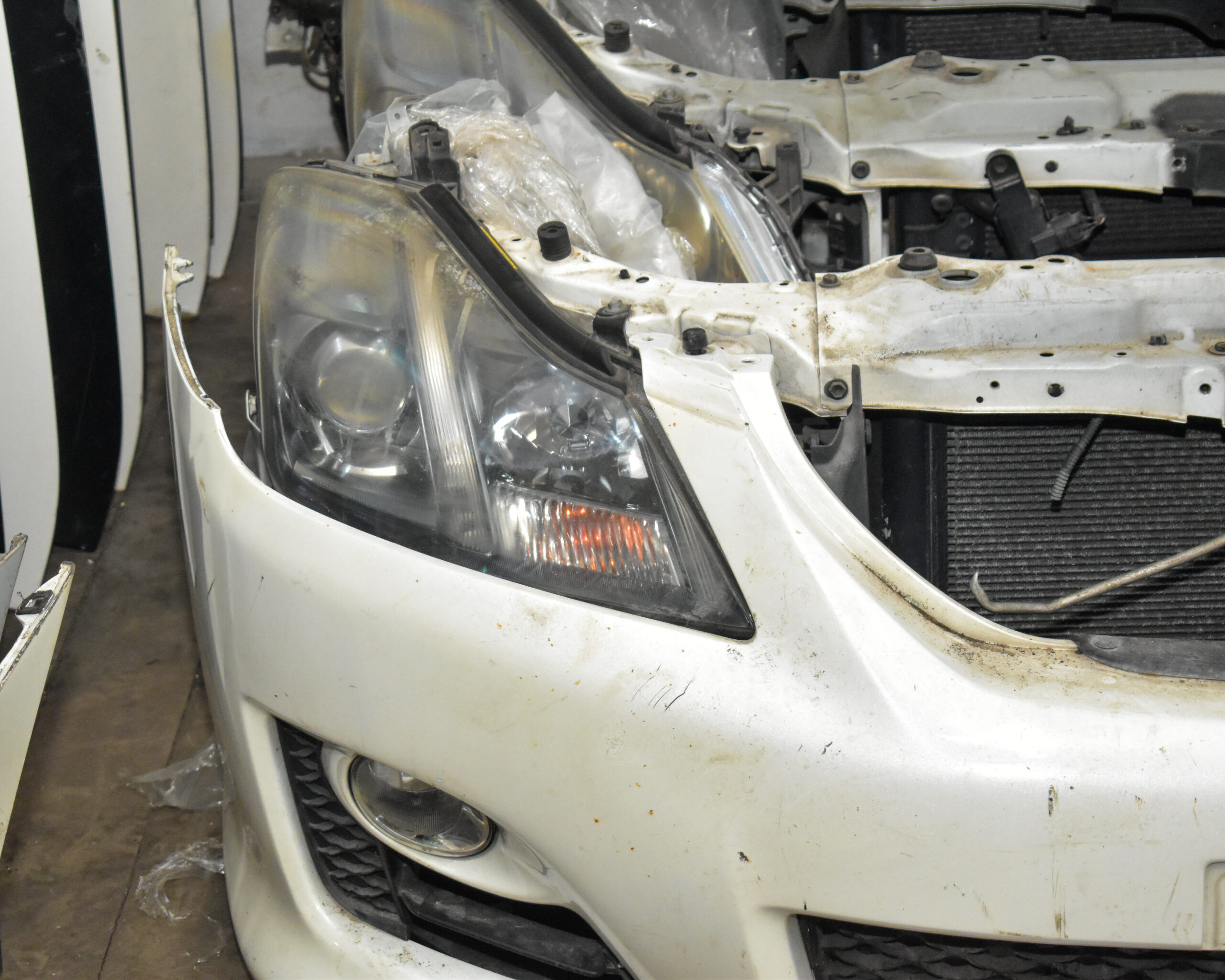Toyota Crown Athlete Nosecut - Image 2