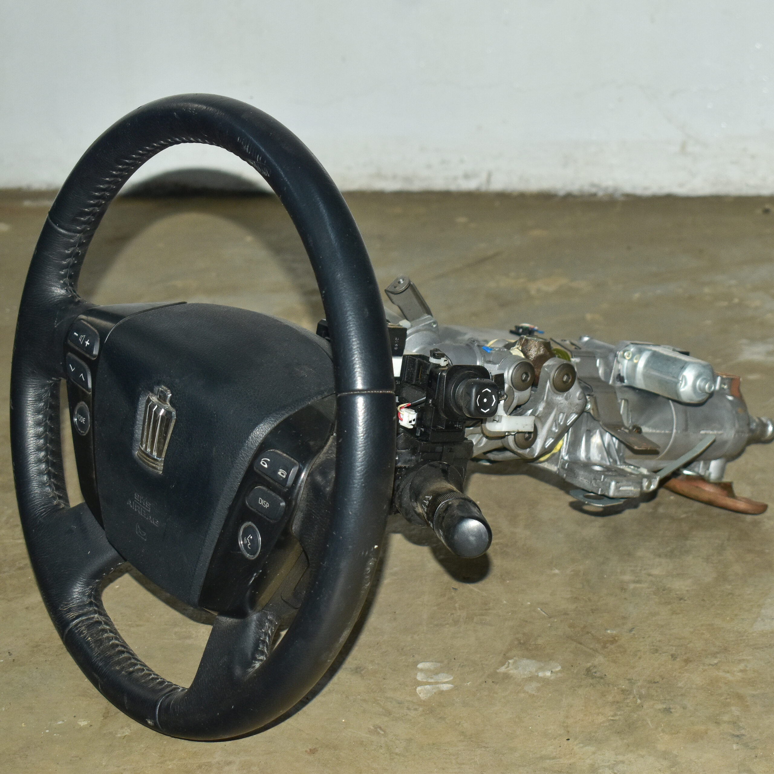 Toyota Crown Athlete S200 Steering Wheel - Image 3