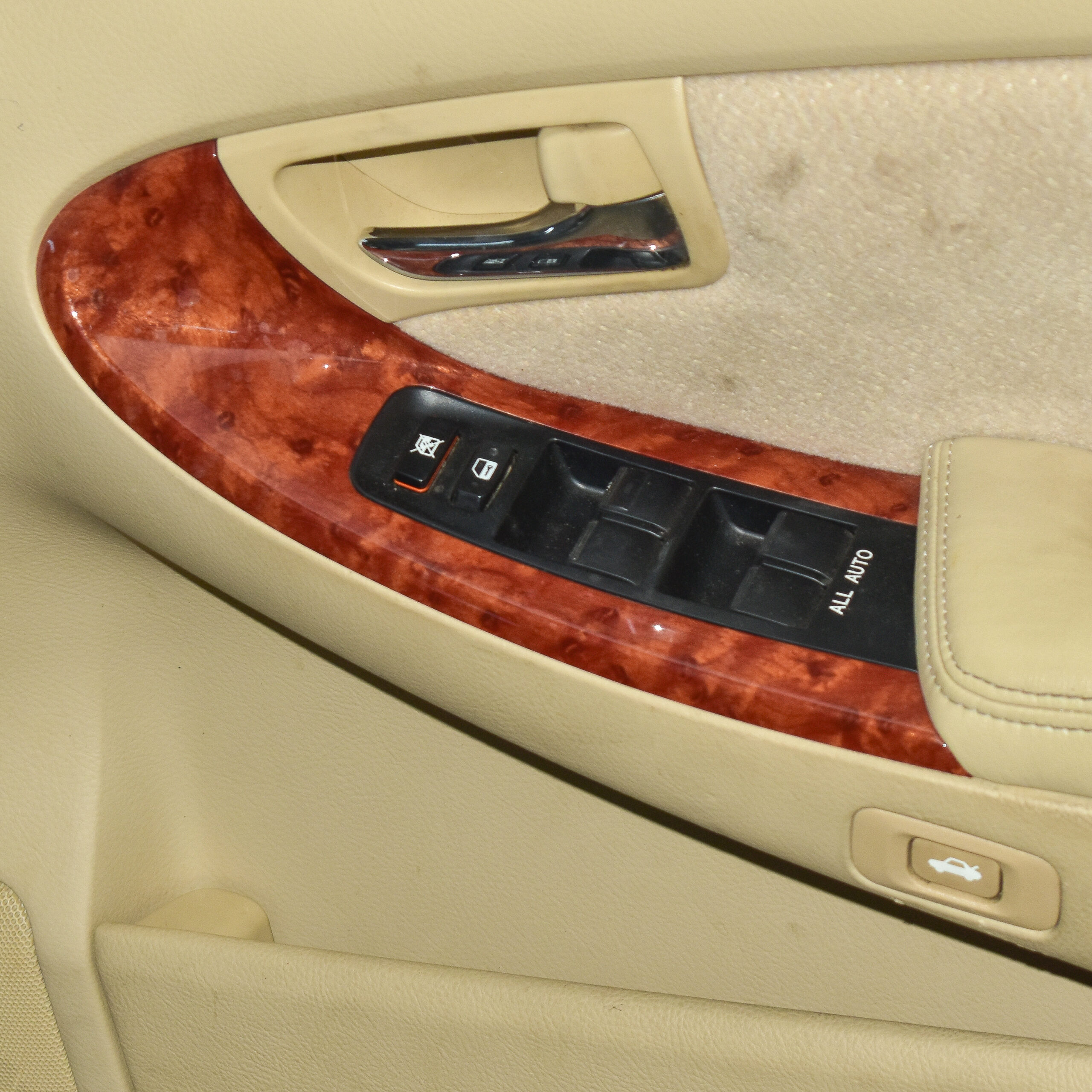Toyota Crown Grs180 Door covers - Image 3
