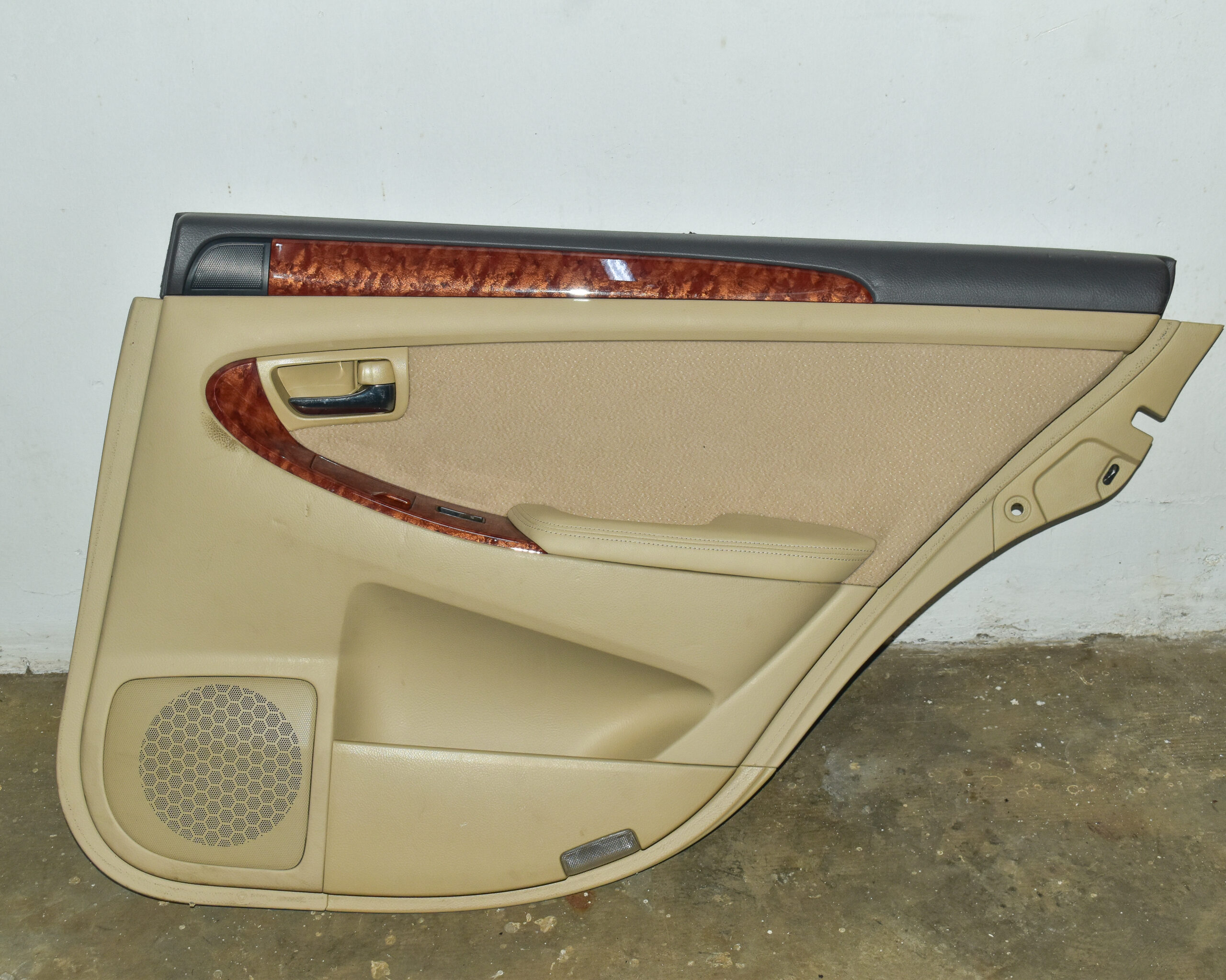 Toyota Crown Grs180 Door covers - Image 6