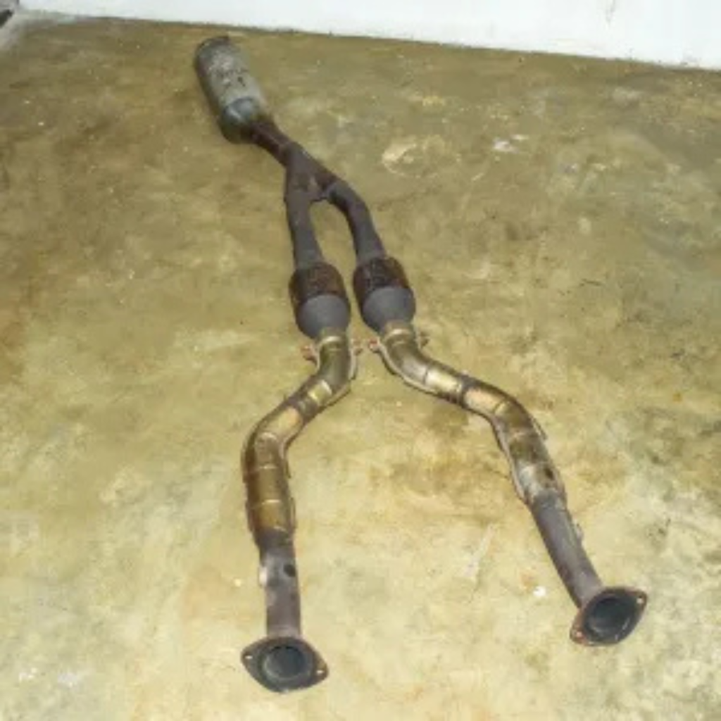 Toyota Crown/Mark X Exhaust {center Scarf} 2004-2012