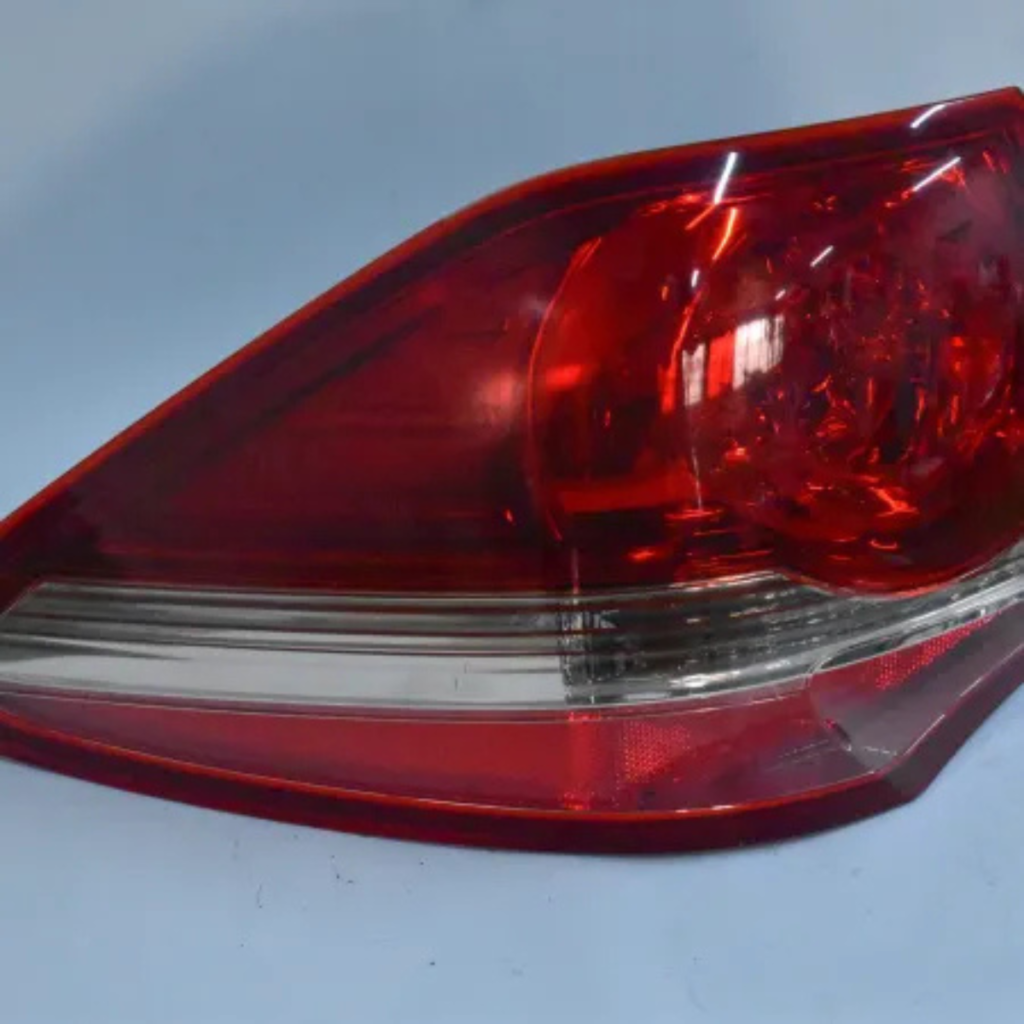 Toyota Crown Athlete 2008 Tail Light