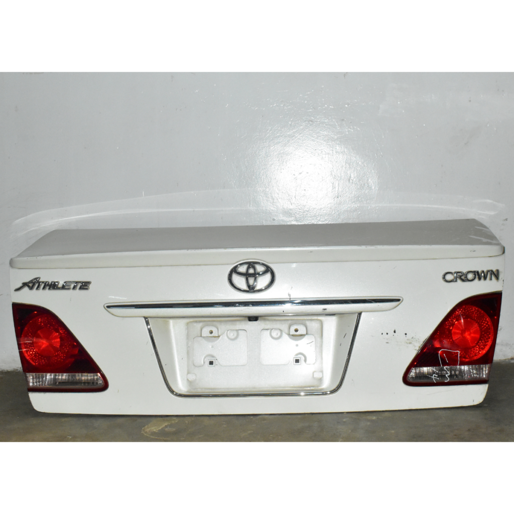 Toyota Crown Athlete 2007 Boot