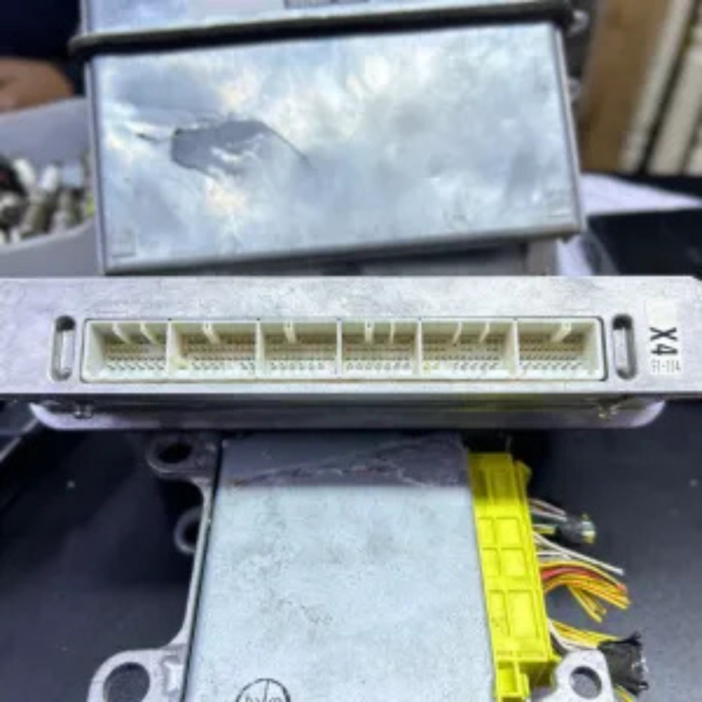 Toyota Mark x Crown Engine ECU GRX120 and GRS180
