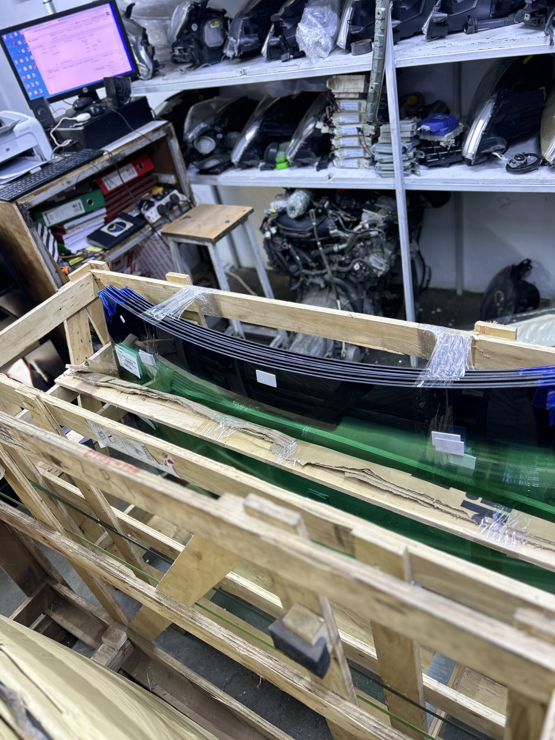 Toyota Mark X GRX120 Rear Windscreen - Image 4