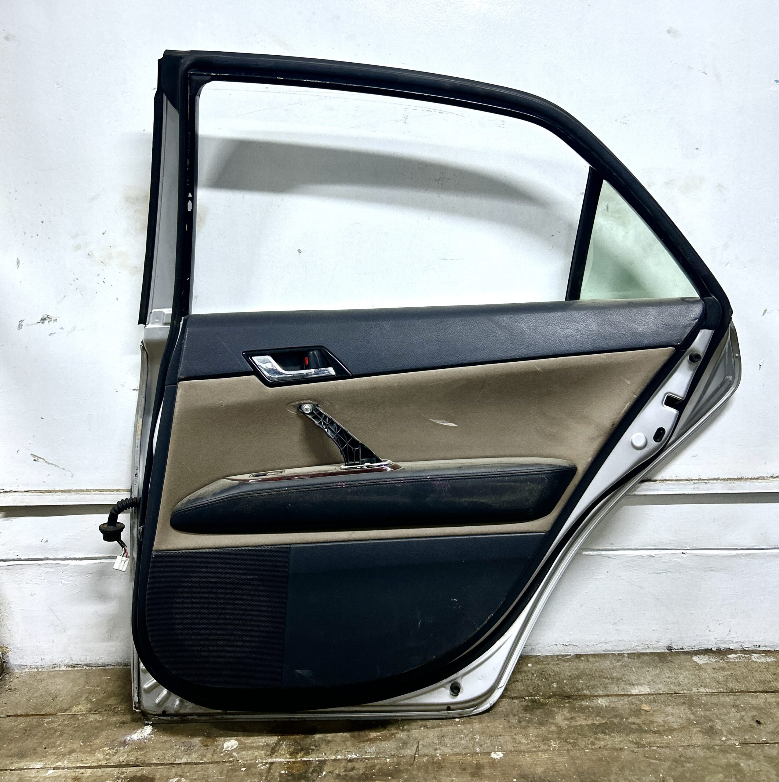 Toyota Mark X Grx120 Rear Door - Image 3