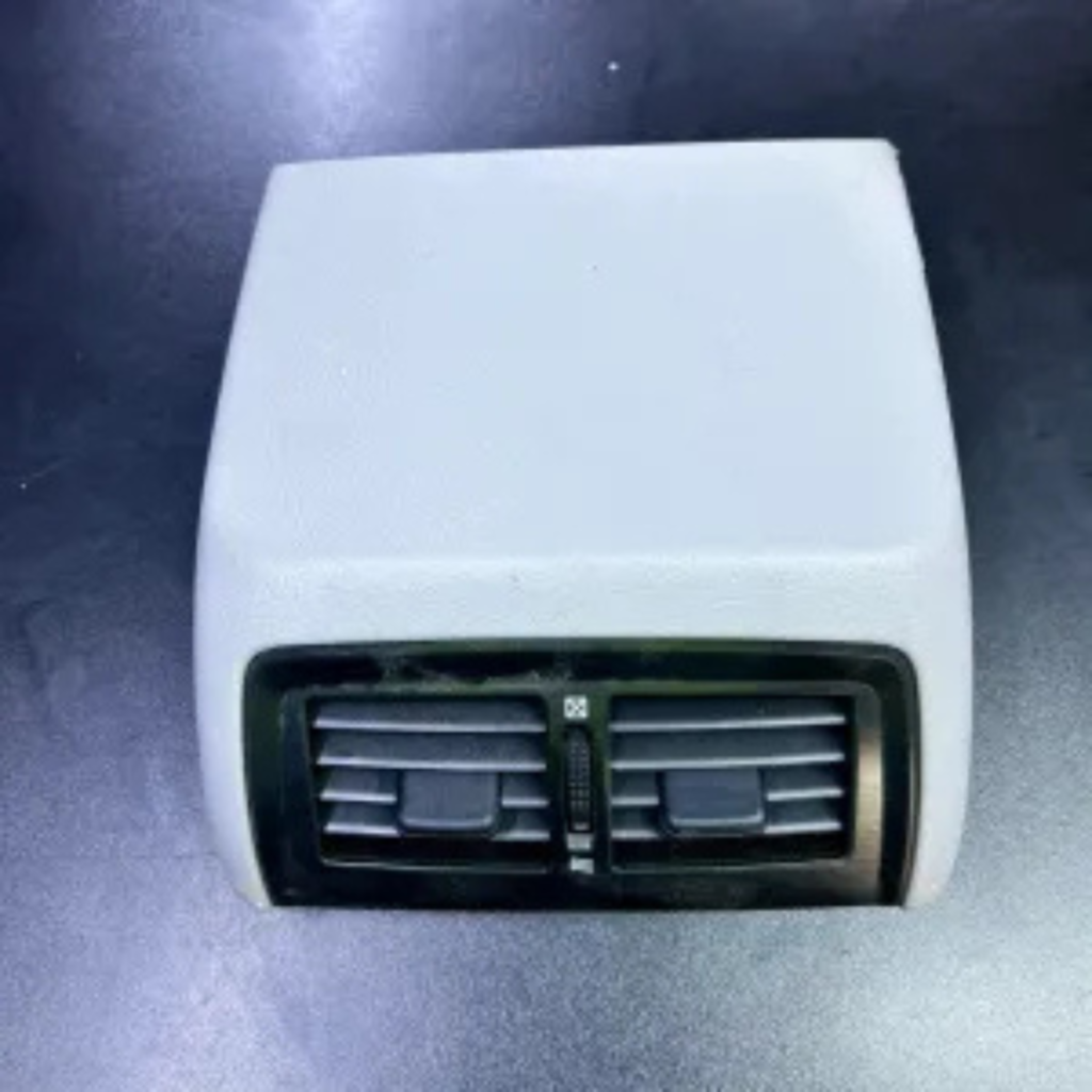 GRS200 Crown Rear Center AC Vent