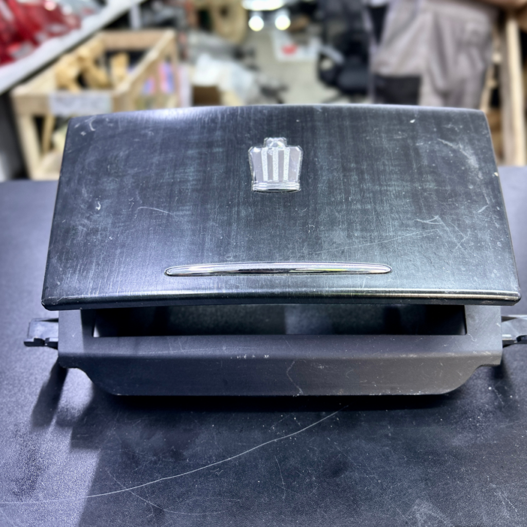 GRS200 Crown Center Console