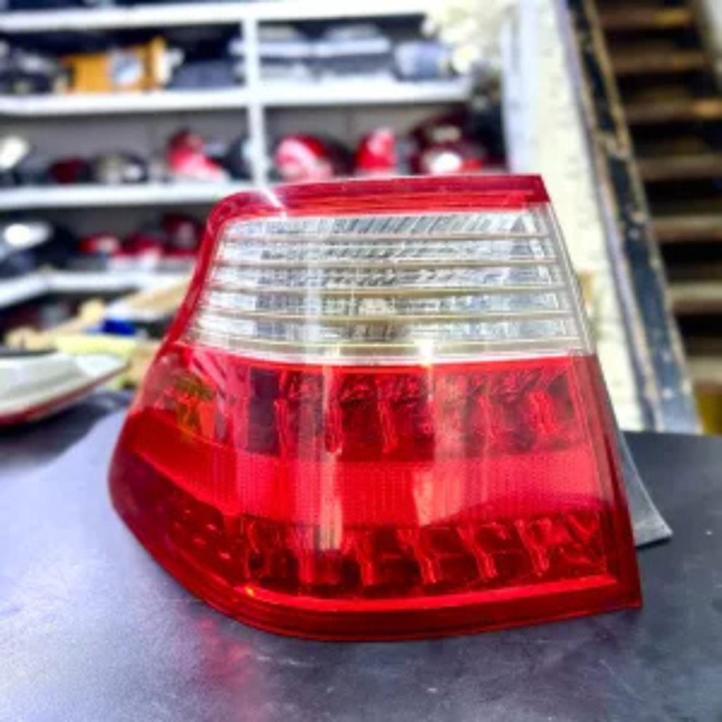 Toyota Crown Royal Saloon Taillight’s 2007