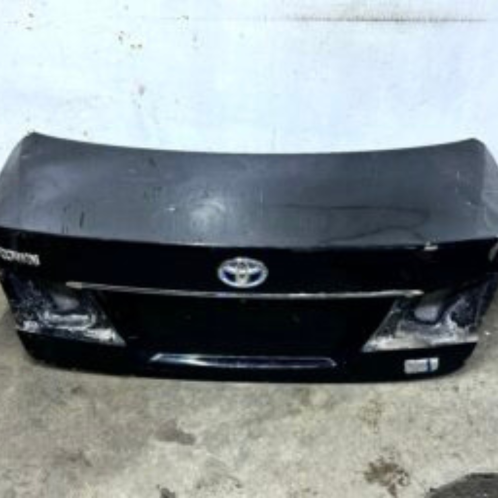 Toyota Crown AWS210 Boot (2014-2017)