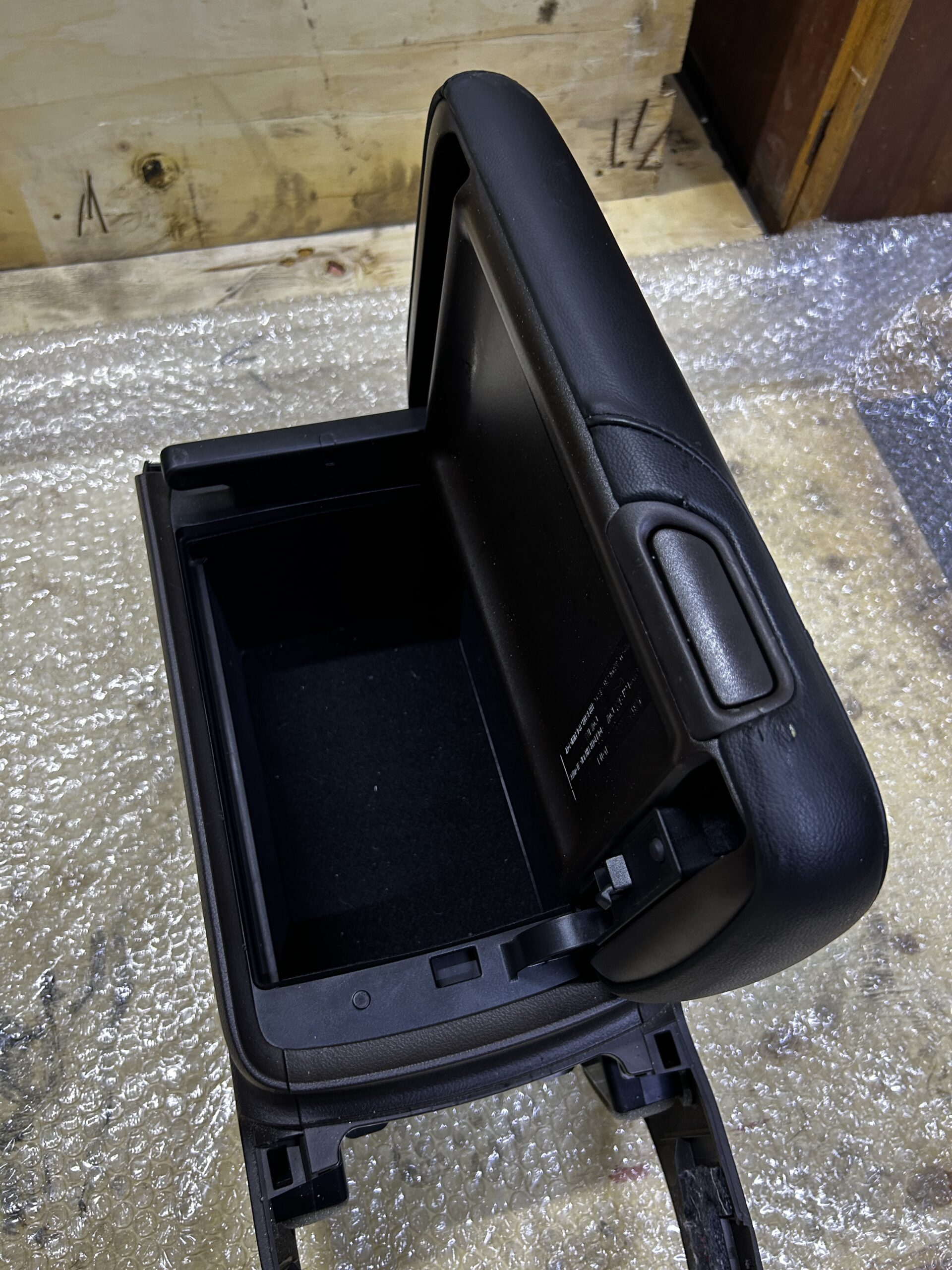 AWS210 Crown 2014-2017 Armrest Console