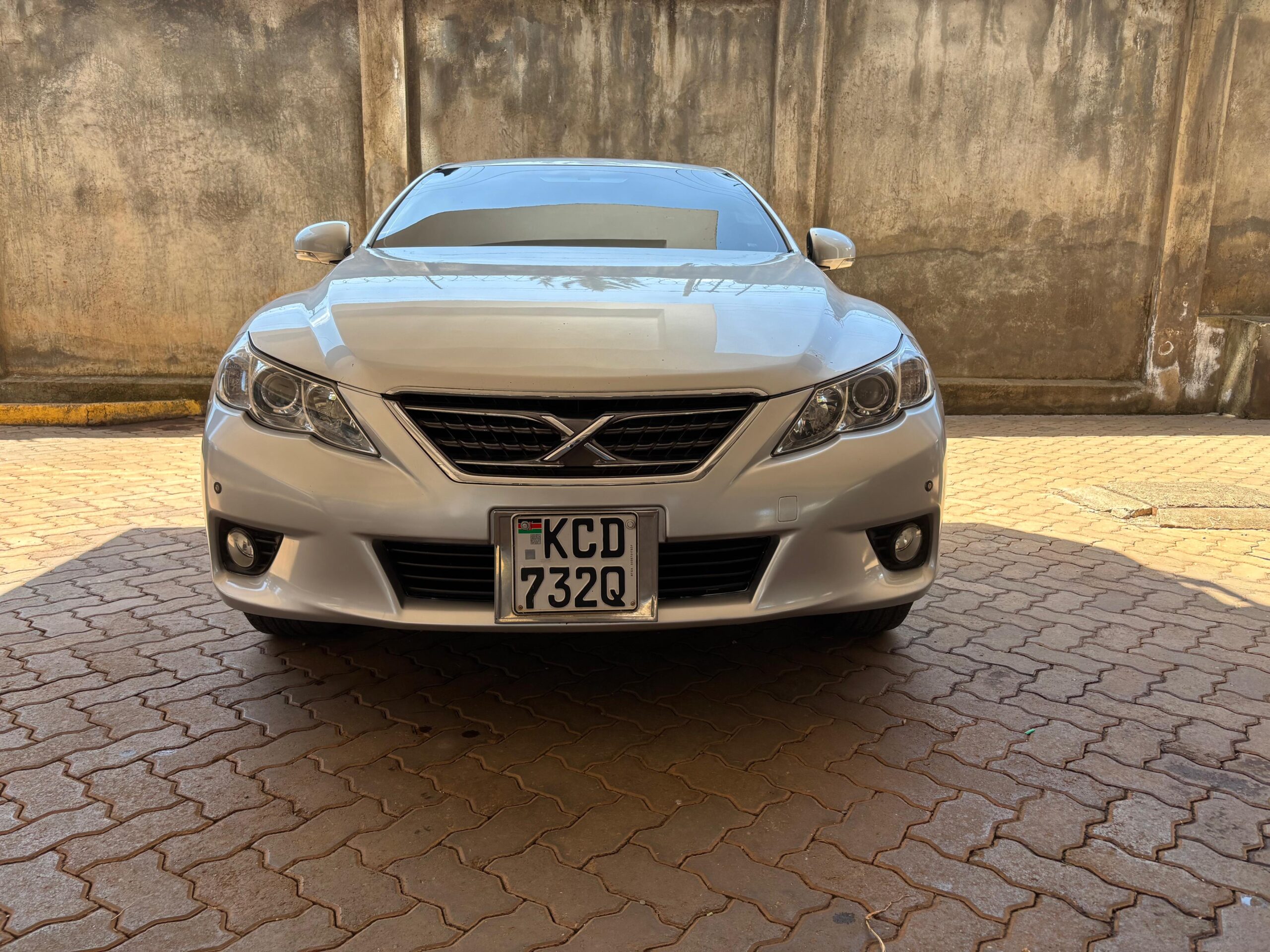 
								Toyota Mark X 2010 GRX 130 full									