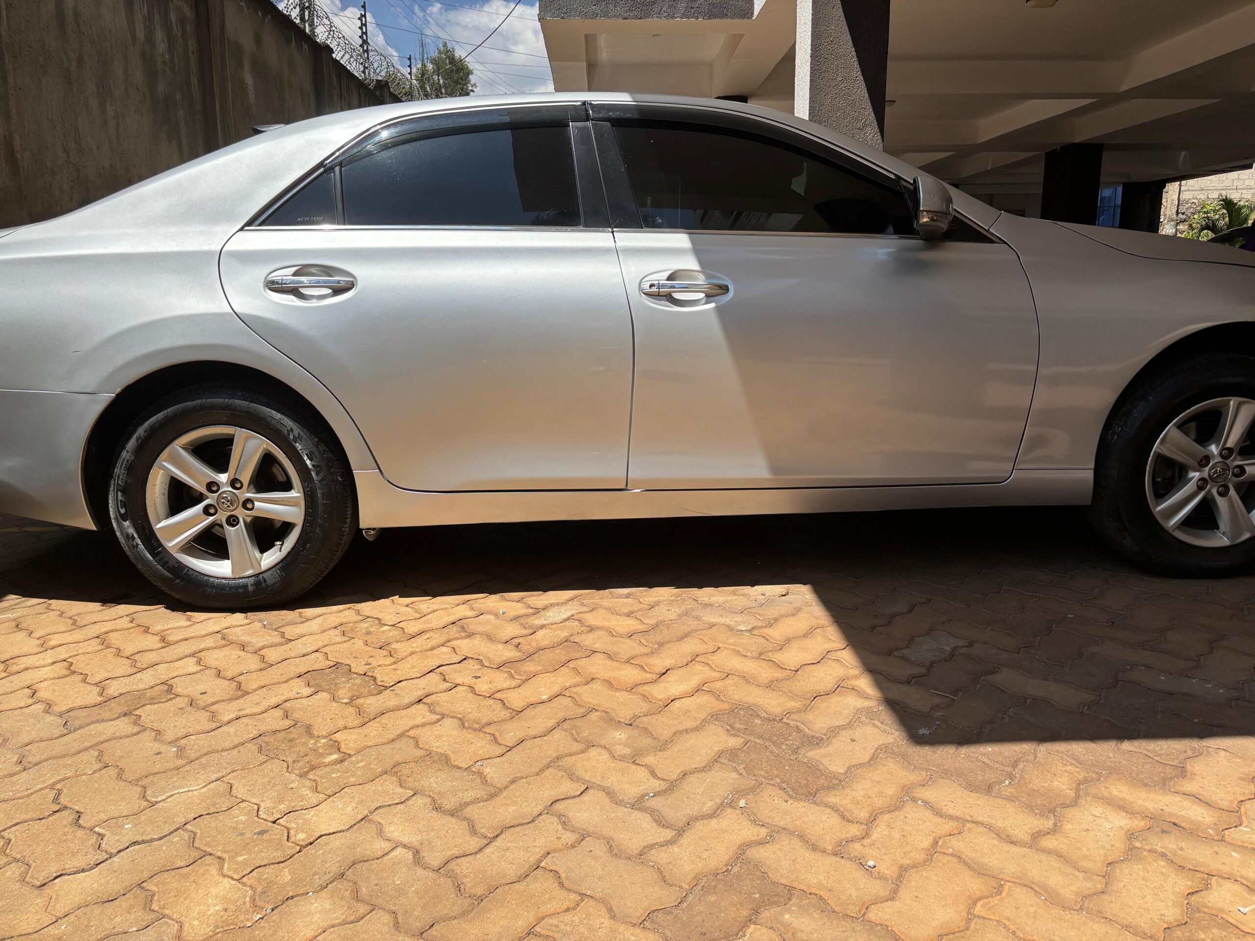 
								Toyota Mark X 2010 GRX 130 full									