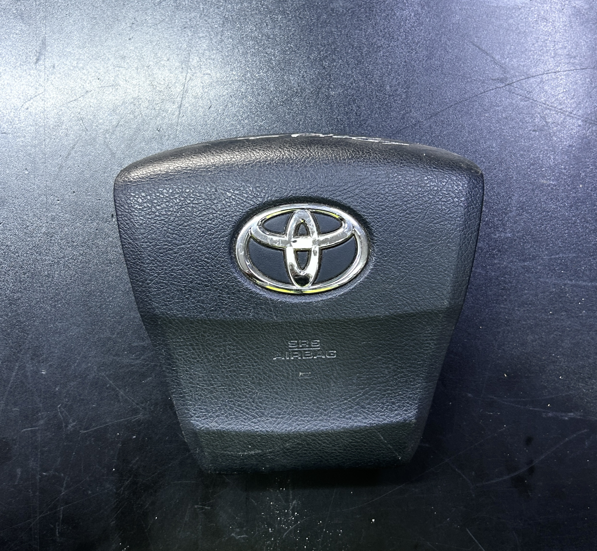 Mark X 2010 Steering Airbag - Image 2