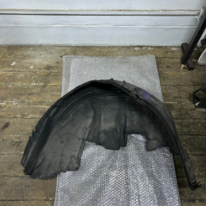 Toyota Crown GRS180 Rear Stone Guards